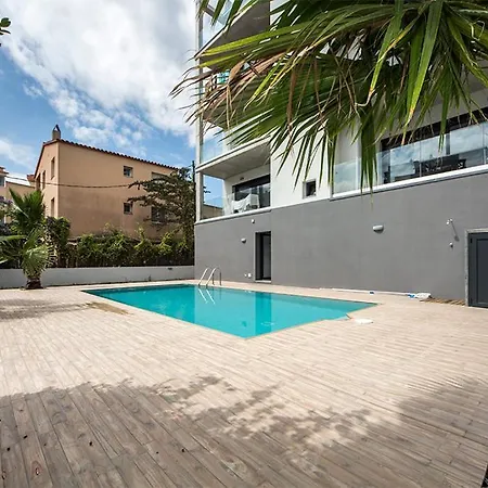 Apartamento Moderno Con Piscina Y Parking Cerca De La Playa *