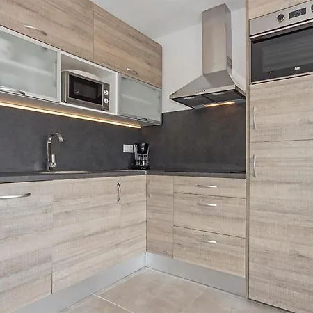 Apartamento Moderno Con Piscina Y Parking Cerca De La Playa Apartment