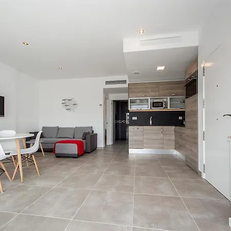 Apartamento Moderno Con Piscina Y Parking Cerca De La Playa *