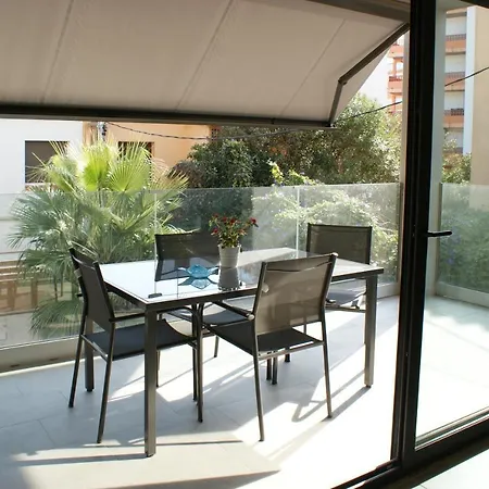 Apartamento Moderno Con Piscina Y Parking Cerca De La Playa Apartment *