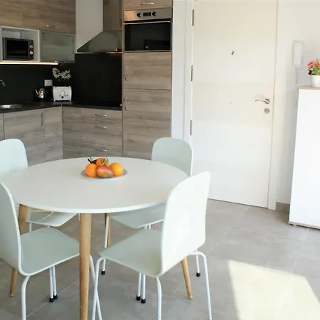 Apartamento Moderno Con Piscina Y Parking Cerca De La Playa Roses