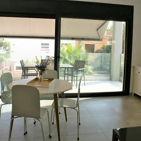Apartamento Moderno Con Piscina Y Parking Cerca De La Playa Roses