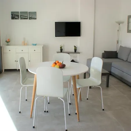 Apartamento Moderno Con Piscina Y Parking Cerca De La Playa Apartment Roses